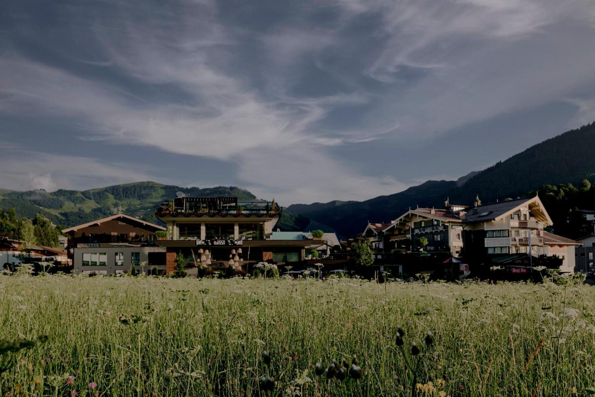Die Hochkoenigin - Mountain Resort Maria Alm am Steinernen Meer Exterior foto